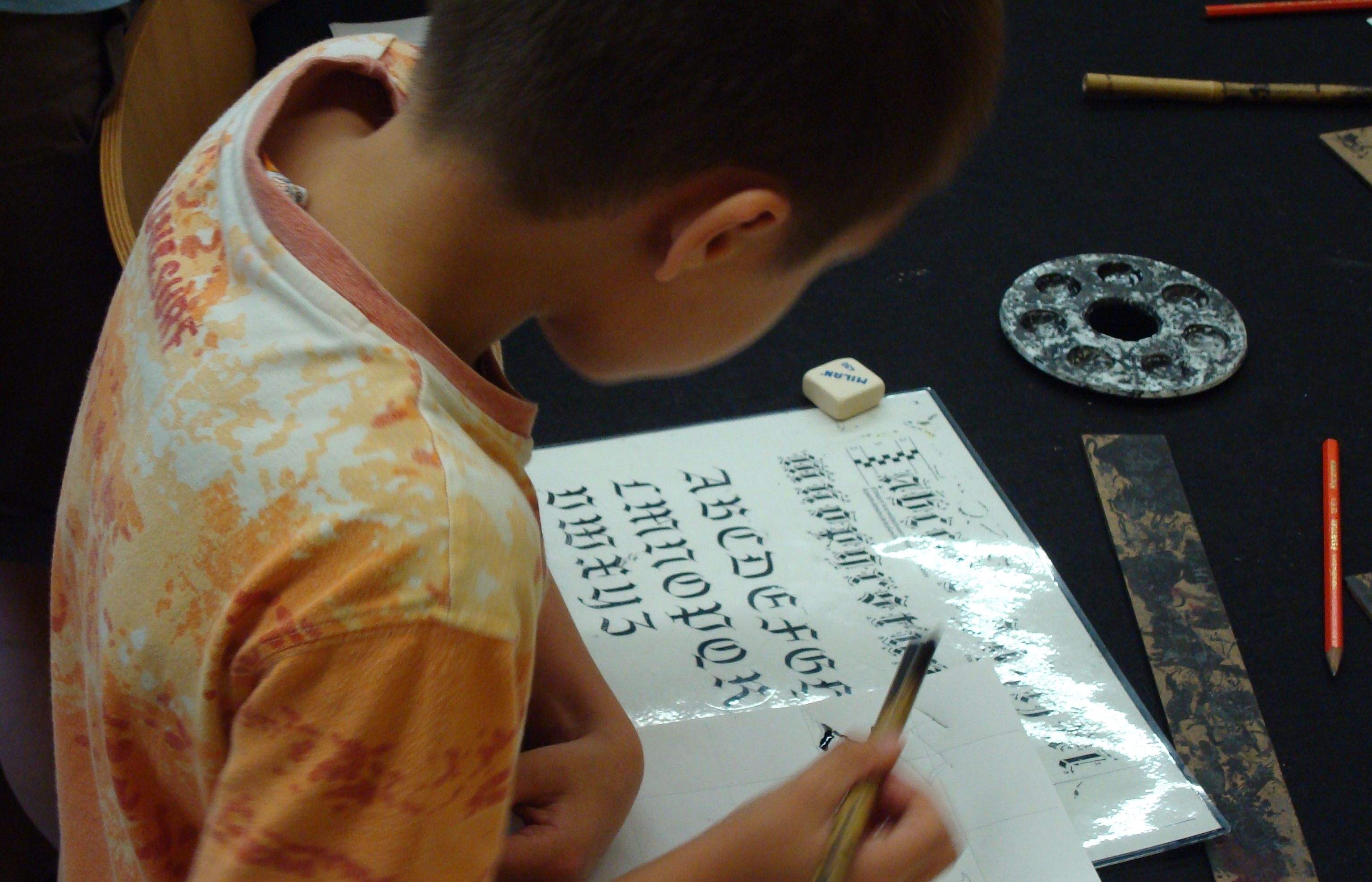 Els nens i nenes van aprendre a escriure amb lletra gòtica. FOTO: C. Caballé