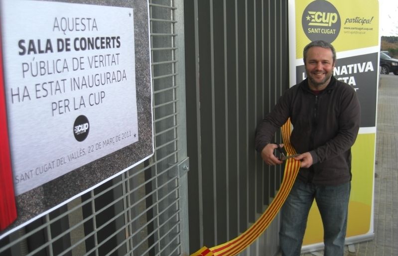 Acte simbòlic de la CUP d'inauguració de la sala de concerts. FOTO: Arxiu