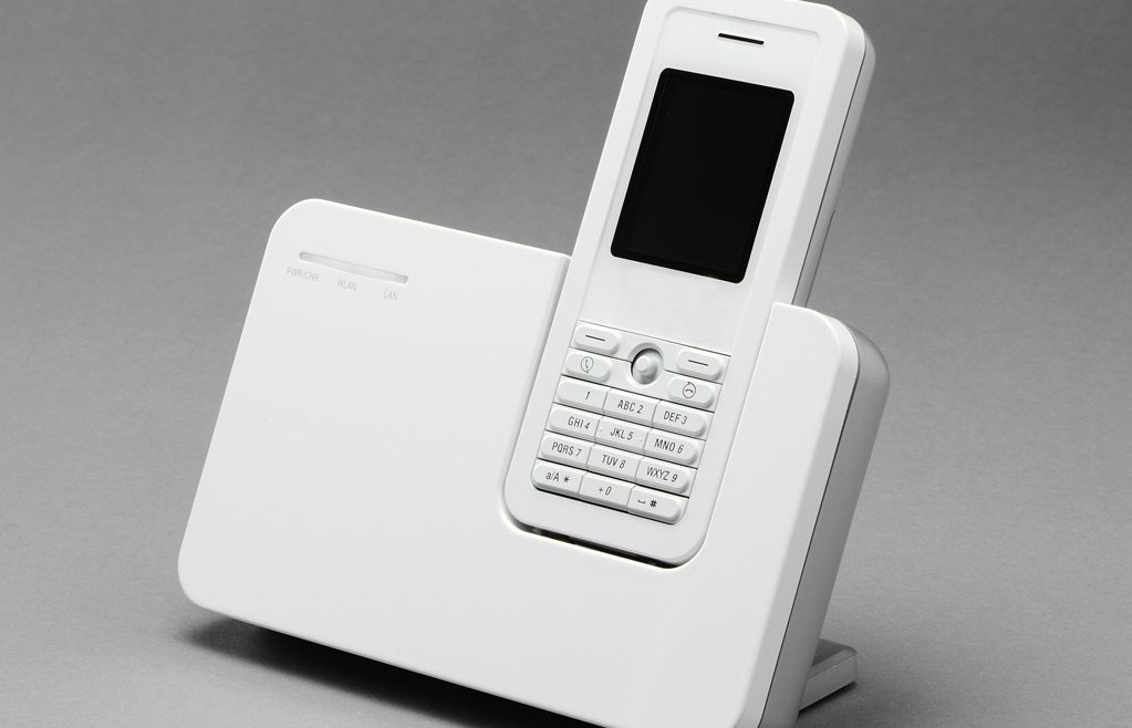 Creu Roja té un servei de trucades en cas d'emergència per a la gent gran