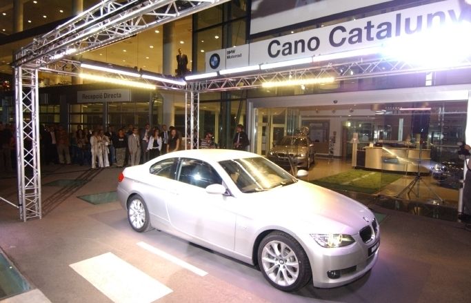 El concessionari del grup Cano està situat als afores de Sant Cugat FOTO: Ll. Llebot