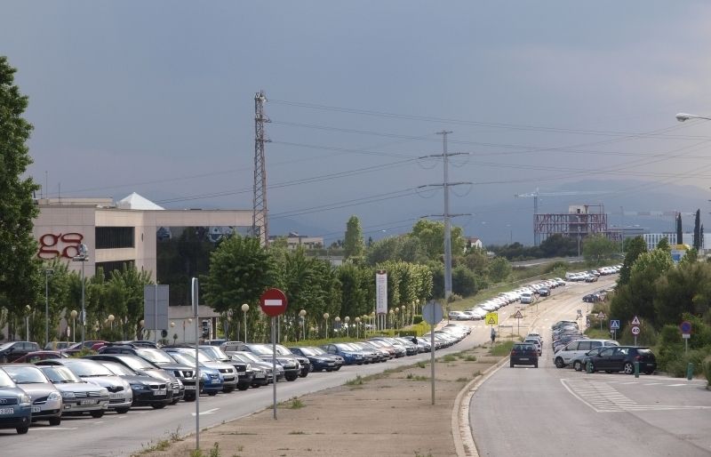 La via ja té trams acabats com el del Polígon de Can Sant Joan FOTO: A. Ribera