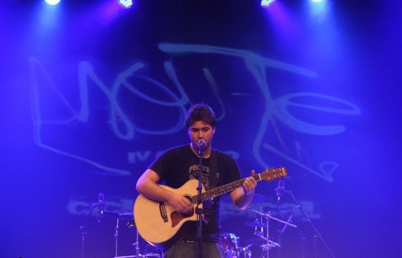 Albert Solà en un concert del Mou-te. FOTO: Ll. Llebot