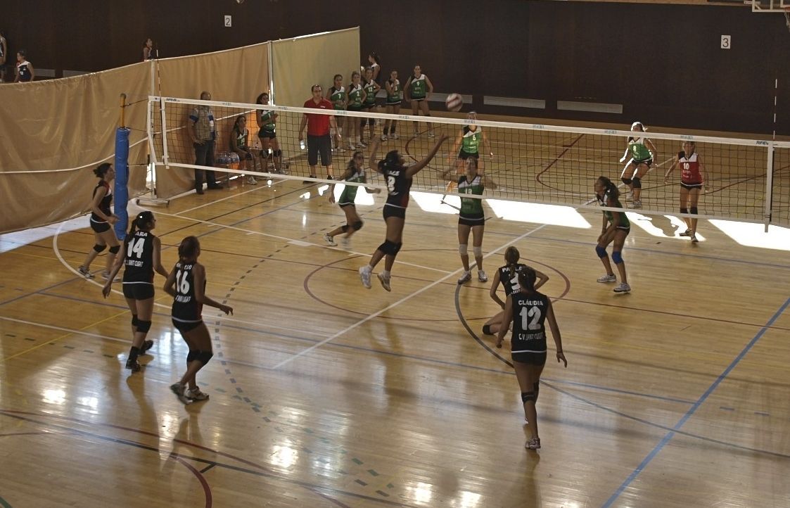 Partit de quarts entre el CV Sant Cugat i el CV Valldoreix. FOTO: Pere Fernández