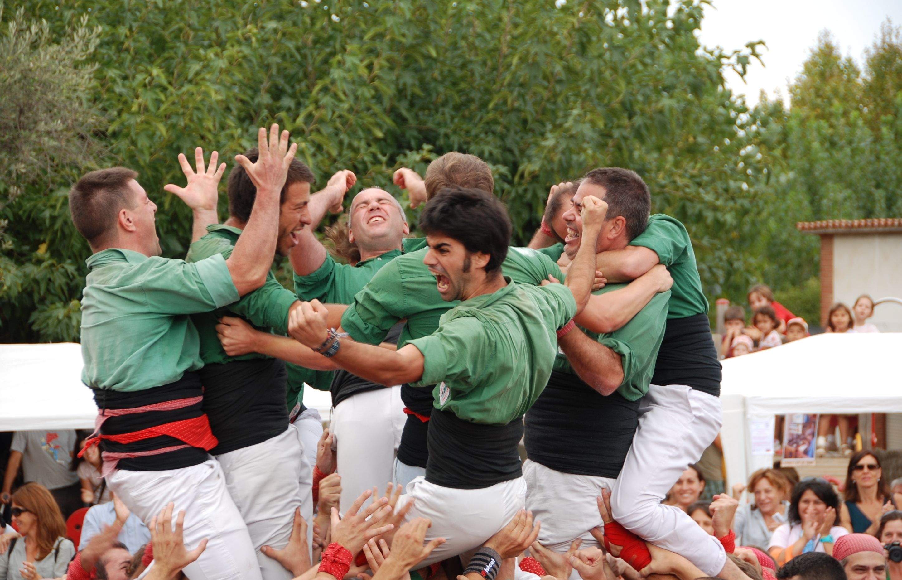 Els Castellers celebrant el 4 de 8. FOTO: Cedida