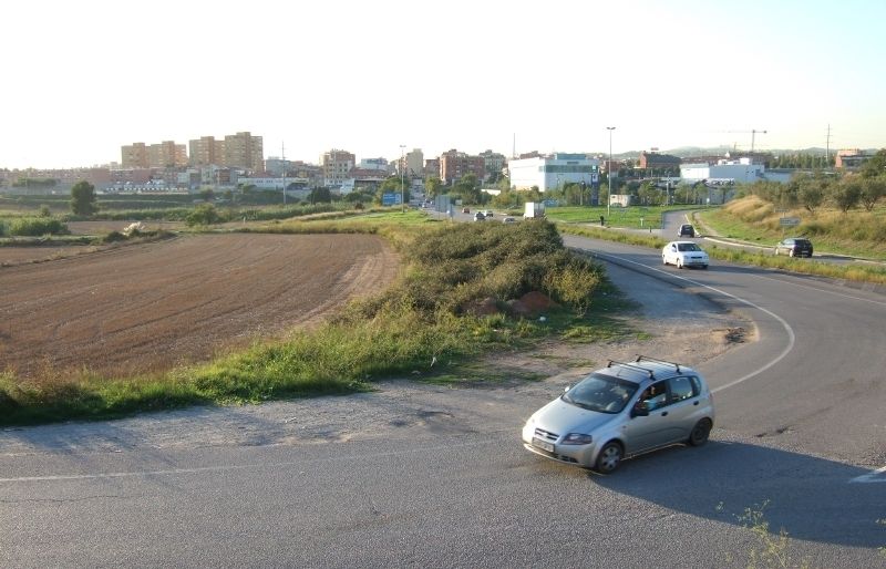 Els terrenys on vol instal·lar-se Decathlon estan als afores de Sant Cugat, a tocar de Rubí FOTO: LL. LLebot