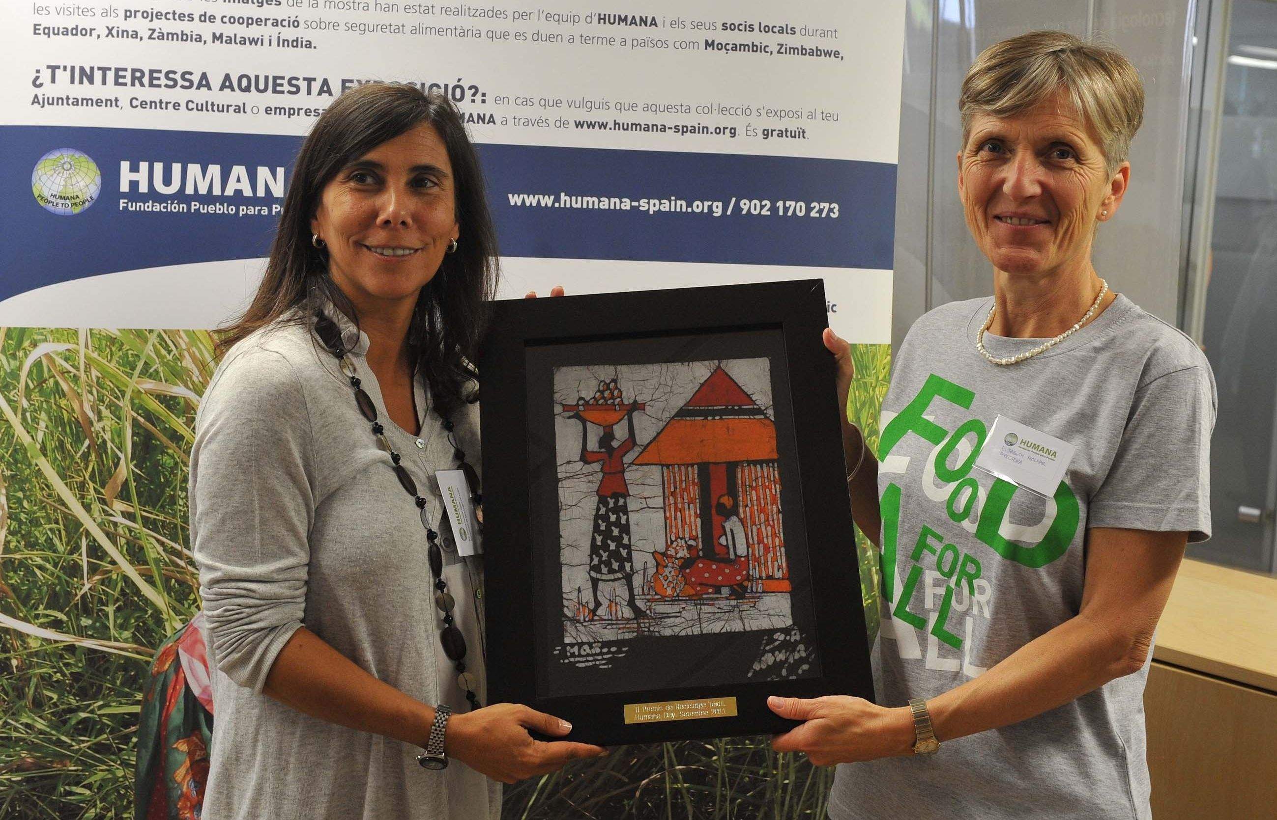 Molinar va entregar el premi a Paraira. FOTO: Localpress