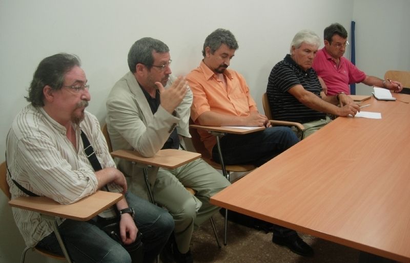 Bassó, Feixas, Ruiz, Félez i Robledo en la reunió de dilluns. FOTO: À. López Puig 