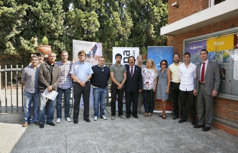 Patrocinadors, col·laboradors, autoritats i organitzadors d'aquesta prova del circuit ITF. FOTO: A. Ribera