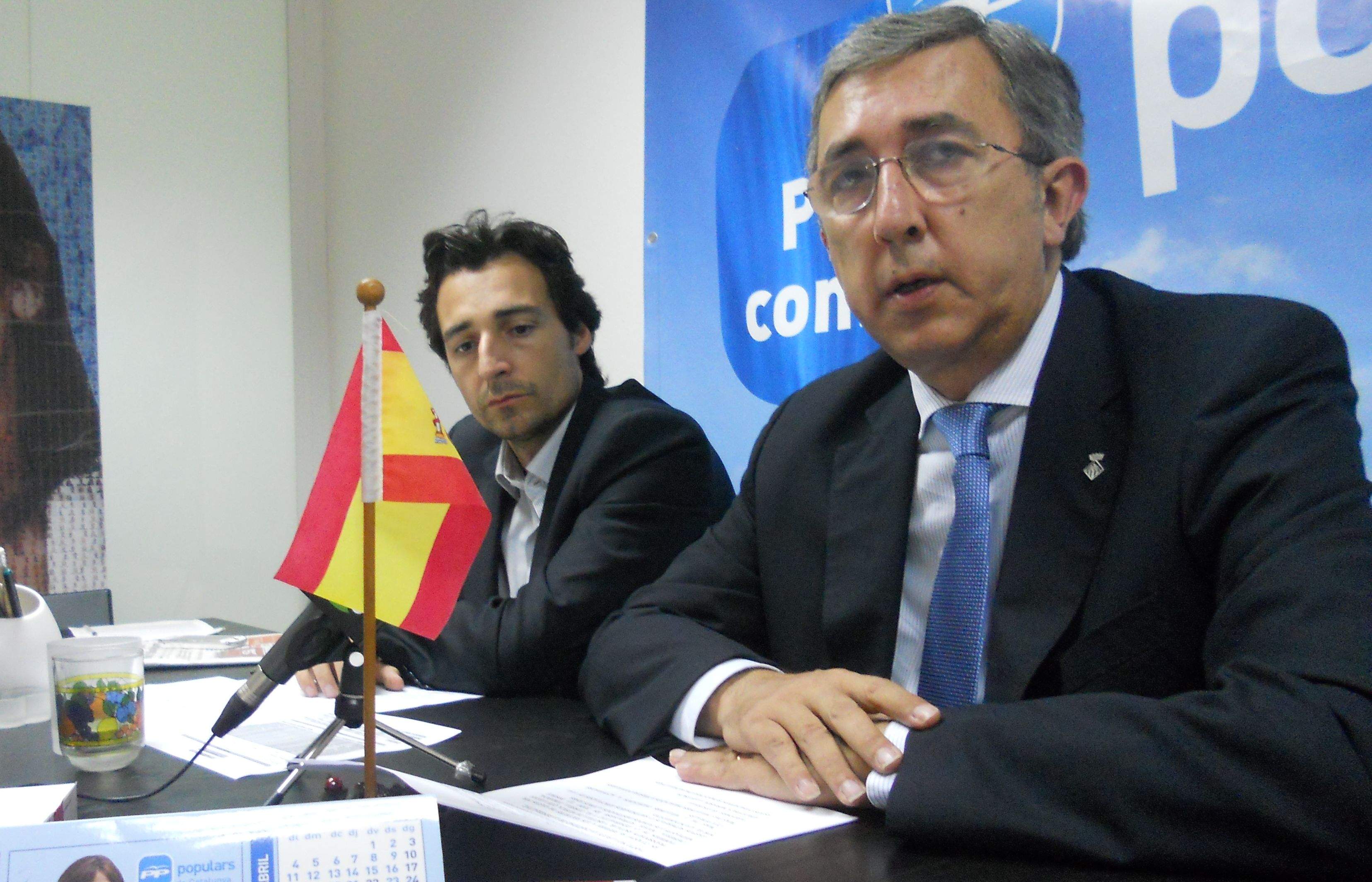Jordi Carreras i Álvaro Benejam a la seu del PP de Sant Cugat: FOTO: JR Armadàs