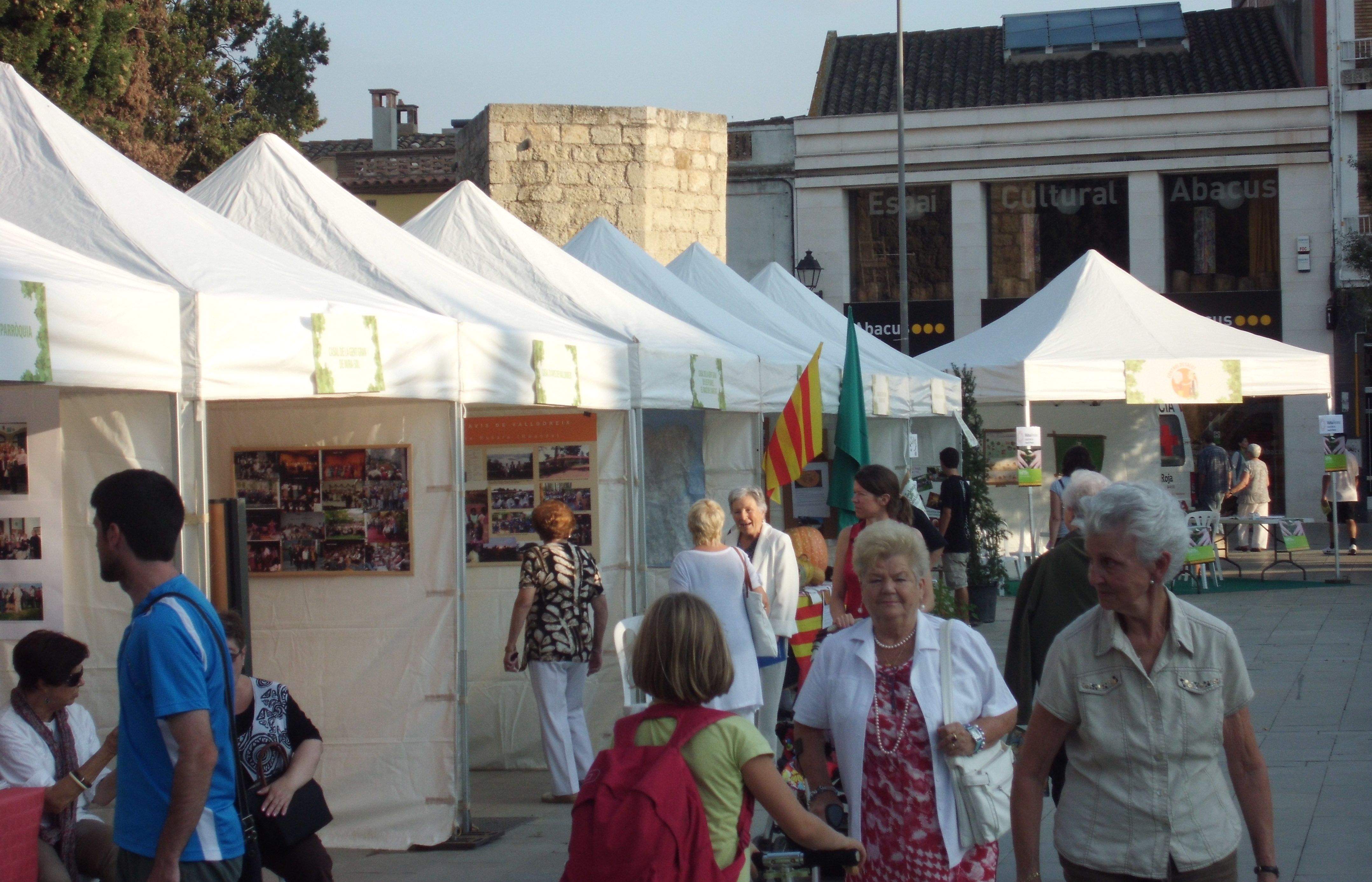La plaça d'Octavià s'ha omplert amb els casals d'avis. FOTO: B. Bella