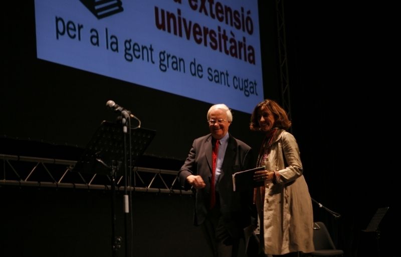 Marc plens i Mercè Conesa en un moment de l'acte dels 10 anys de les Aules. FOTO. A. Ribera