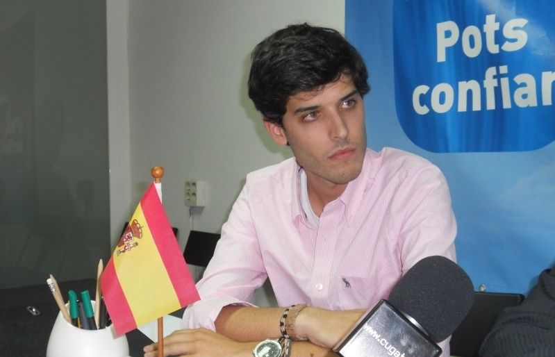 El nou president de Nuevas Generaciones de Sant Cugat, Ignacio Fuentes, ahir durant una roda de premsa. FOTO: JR Armadàs