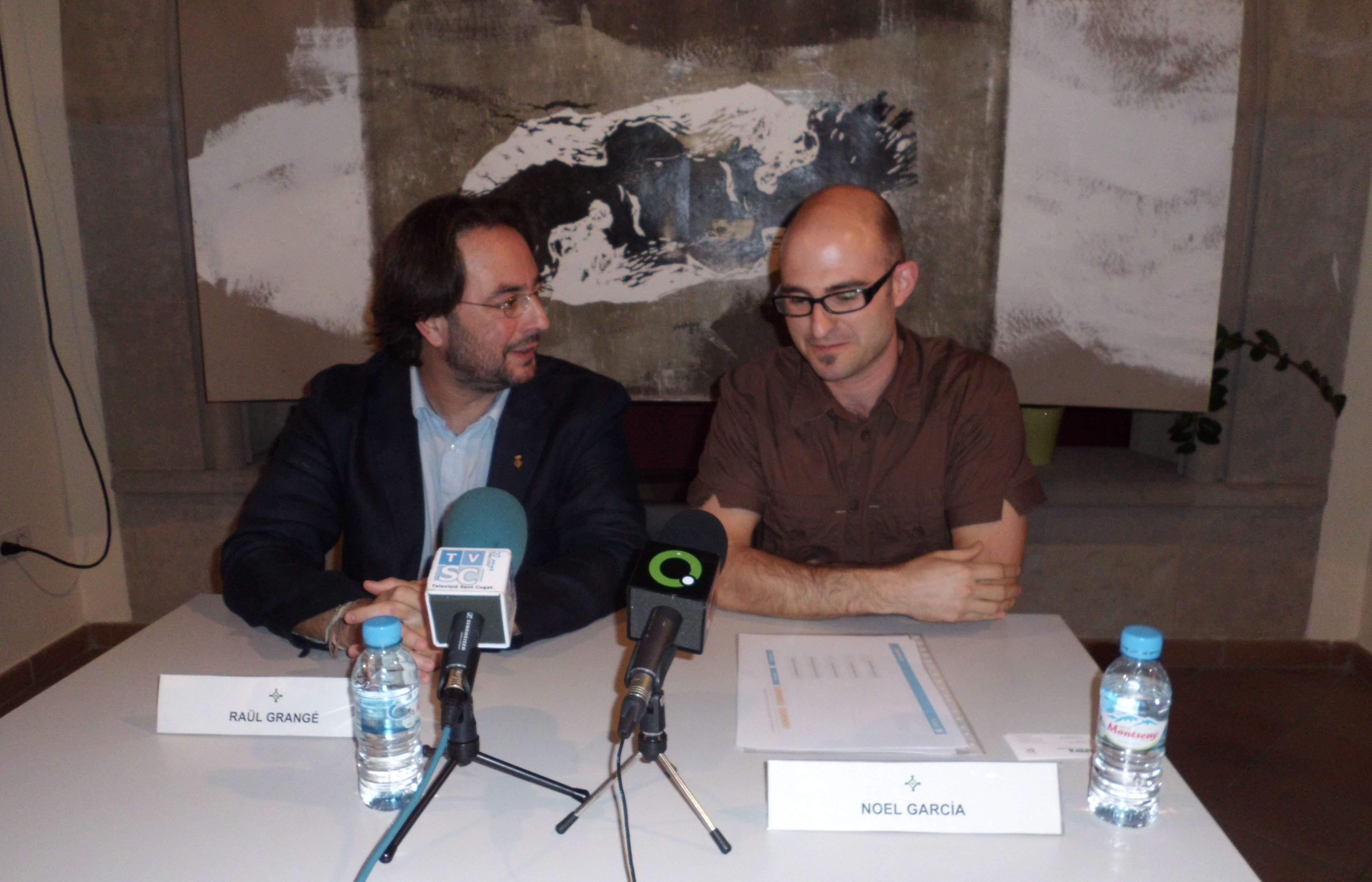 El regidor Raül Grangé i el cordirector de Spora a l'acte de presentació d'aquest dimarts. FOTO: A. Rodoreda