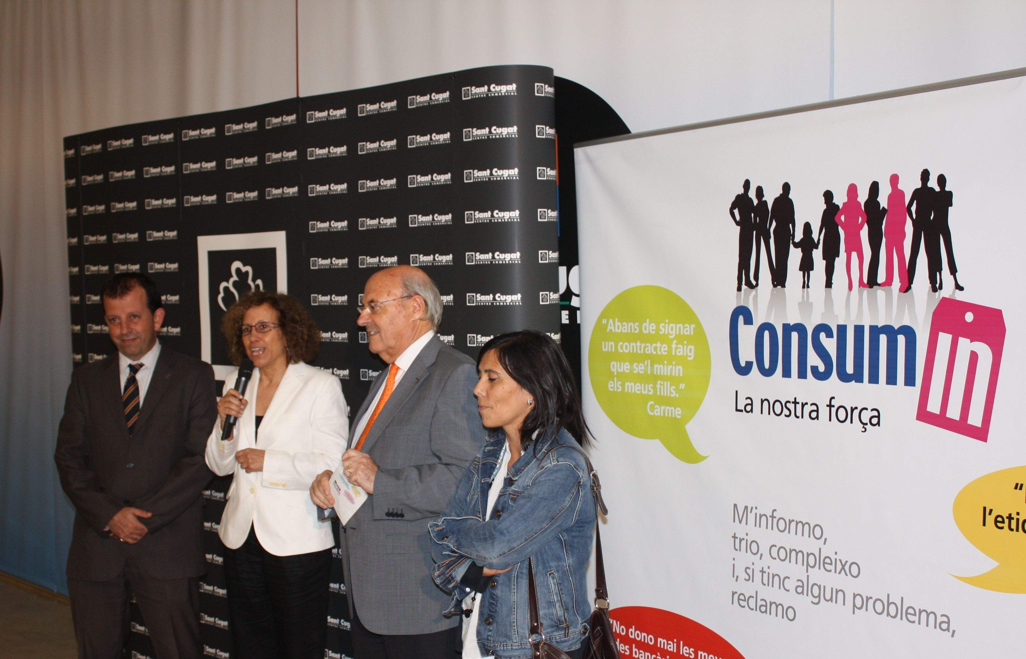 L'exposició està situada davant del Media Markt  FOTO: JR Armadàs