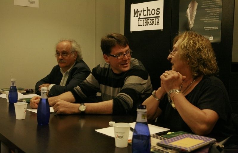 Poetes il·lustres al recital a Mythos dimecres al vespre. FOTO: A.Ribera