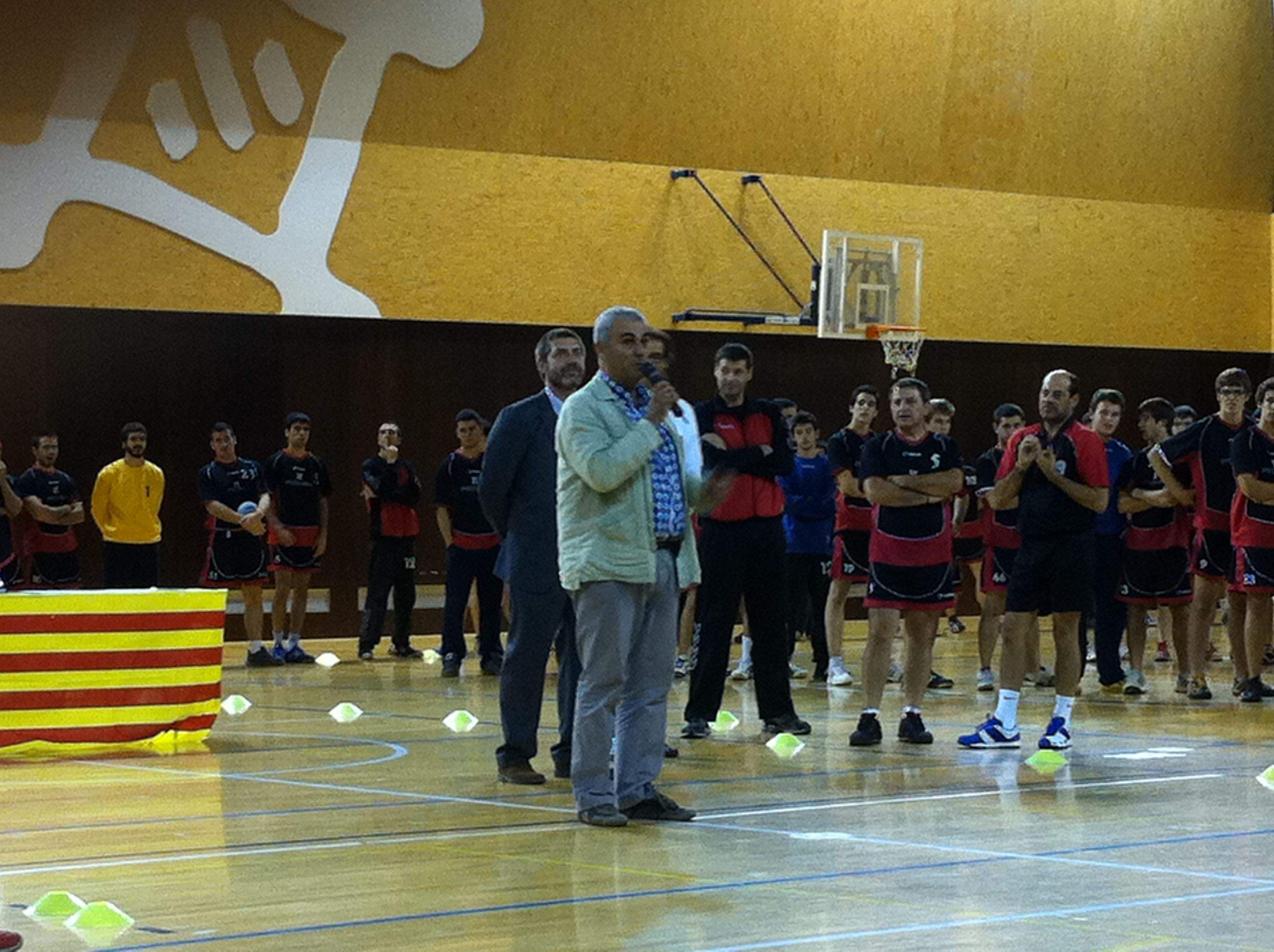 Tomàs Moral durant els parlaments, a la presentació. FOTO: À. López Puig