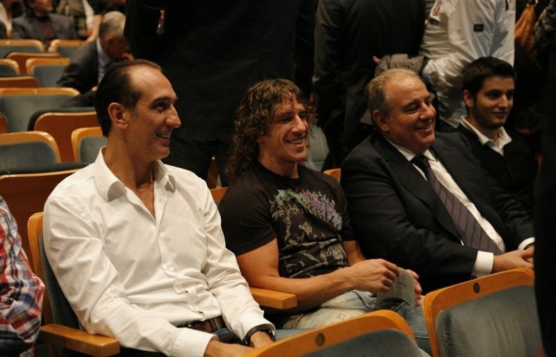 José Antonio 'Epi', Carles Puyol só els patrons d'honor de la Fundació. FOTO: A. Ribera