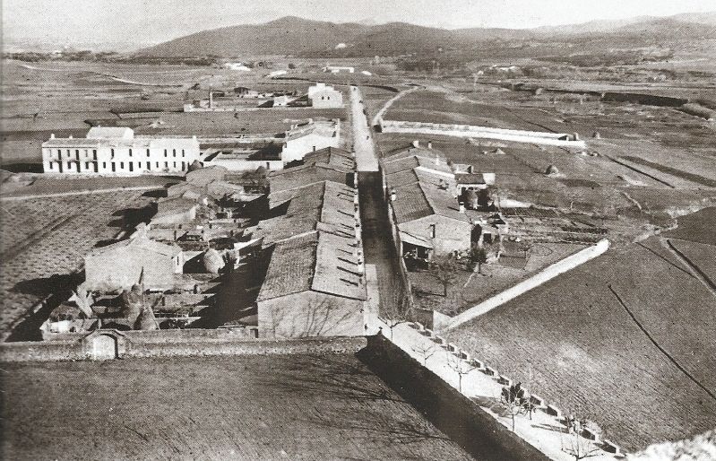 Vistes del carrer de la Creu, Avinguda de Cerdanyola des del campanar del Monetir. FOTO: Pere Pujol Tortosa