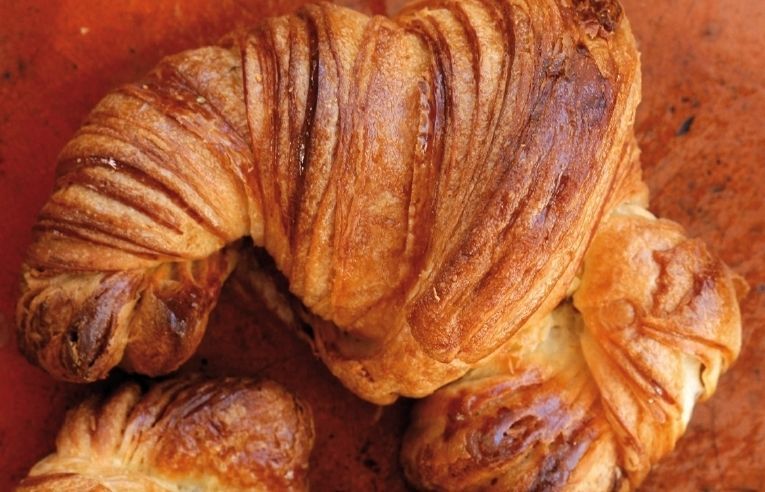 Sortint del forn, calent, quin plaer de croissant!