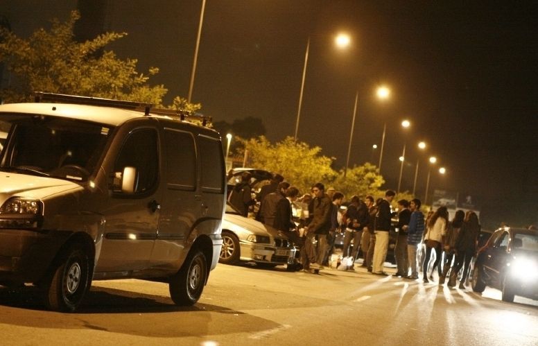 Aparcament a Can Solà on es fa botellón. FOTO: Esther Naval