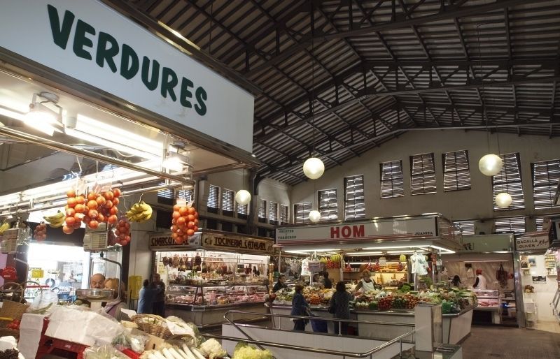 Comerciants i Ajuntament estudien el futur del mercat FOTO: A. Ribera