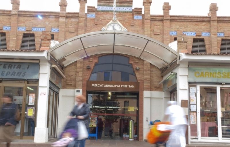 Ara la plaça ha recuperat el seu nom originari (Pere San). Abans duia el nom d'un veí mort a la Guerra Civil (Sant Pere). FOTO: A. Ribera
