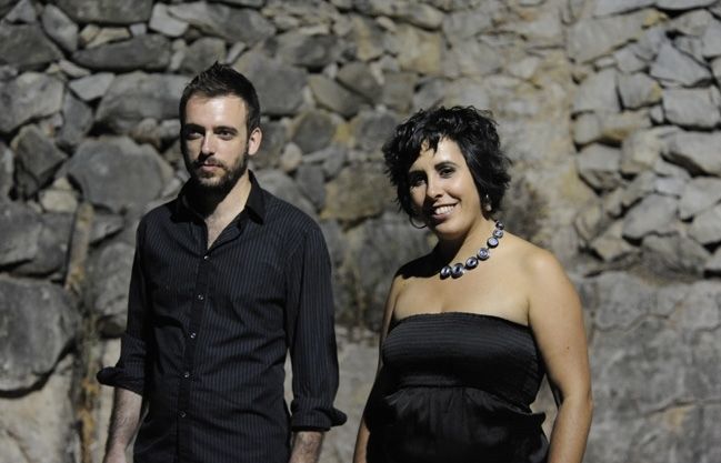 Les veus negres fonamentals en la història del jazz reviuen a través de la veu de Celeste Alias i el seu nou projecte de Jazz amb el guitarrista Santi Careta. FOTO: Cedida