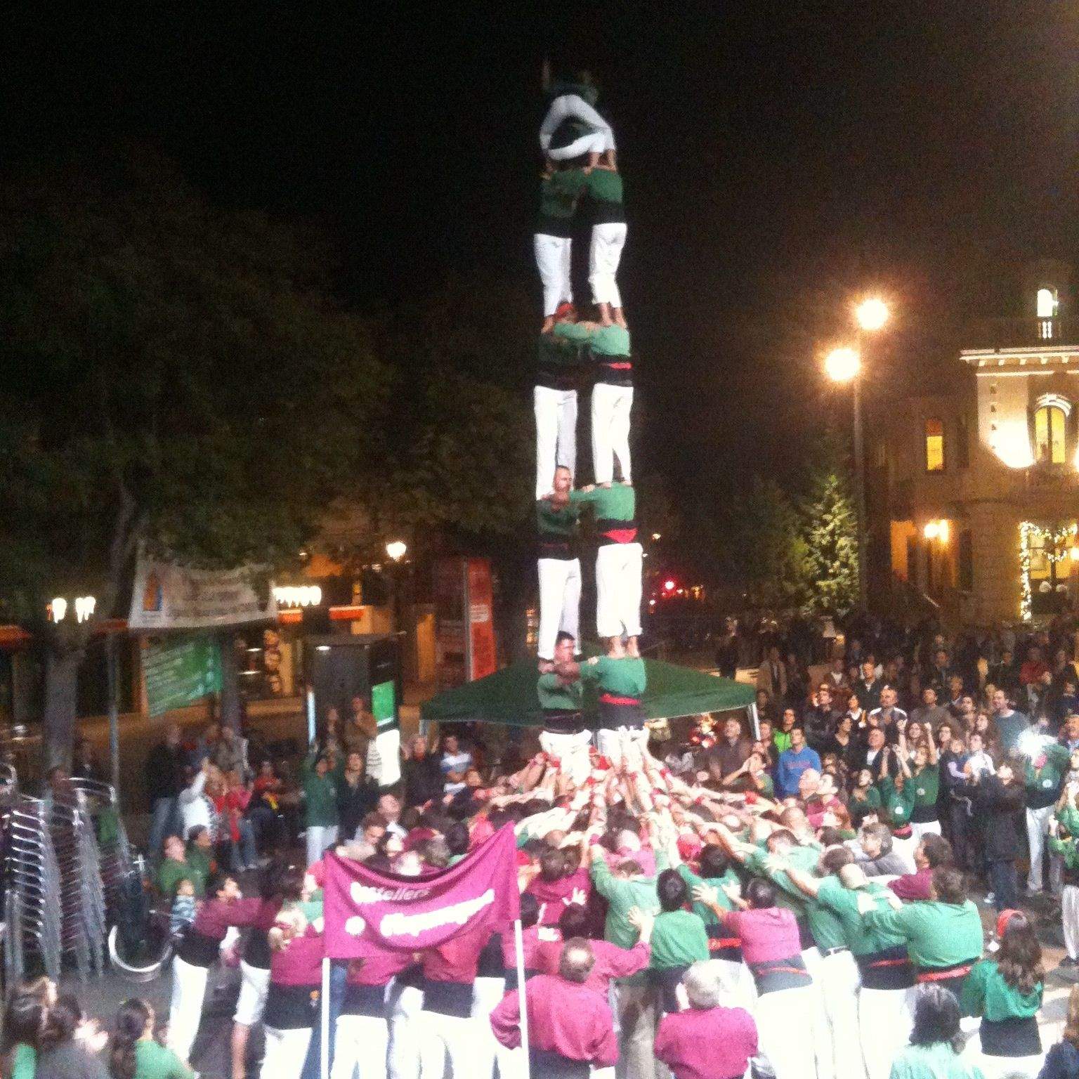 La torre de set durant les vigílies. FOTO: J. R. Armadàs