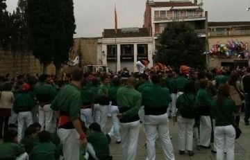 Els gausacs a punt de començar l'actuació principal de la diada