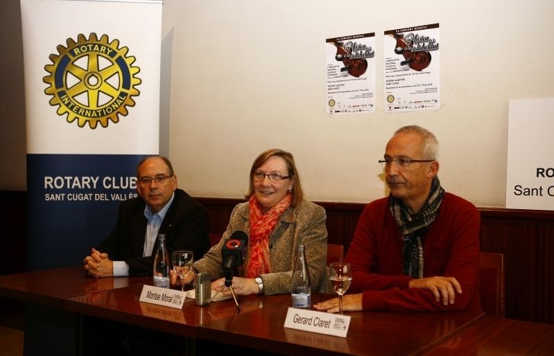 La presidenta del club Rotary Sant Cugat, Montserrat Moral, amb el director de l'Orquestra Nacional d'Andorra, Gerard Claret. FOTO: Artur Ribera