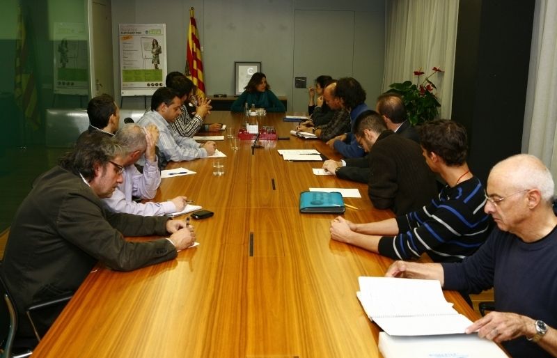 Imatge de la reunió de dimecres entre Mercè Conesa i la Coordinadora. FOTO: A. Ribera