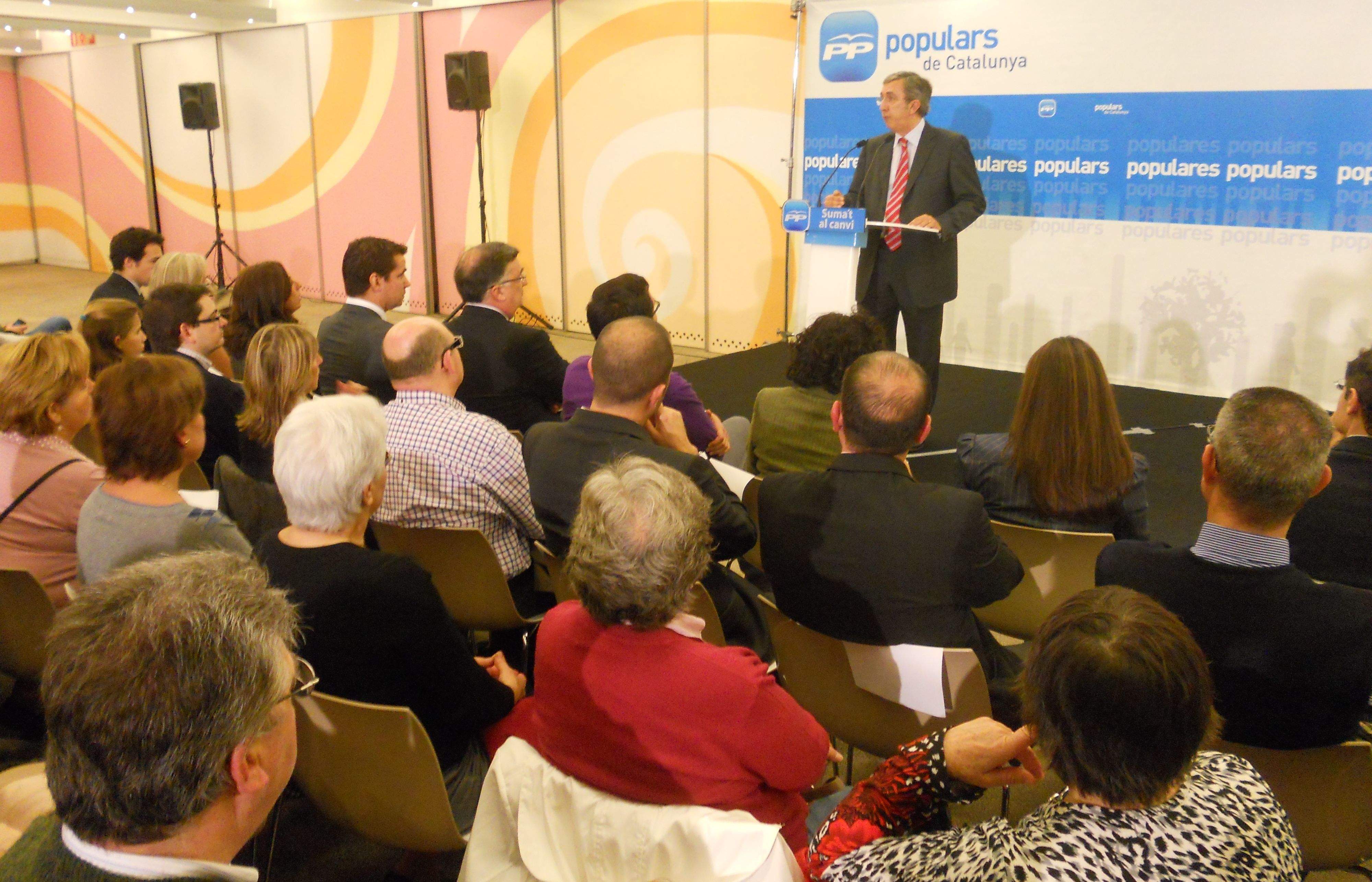 Jordi Carreras parla davant dels militants a l'Hotel Sant Cugat FOTO: JR Armadàs