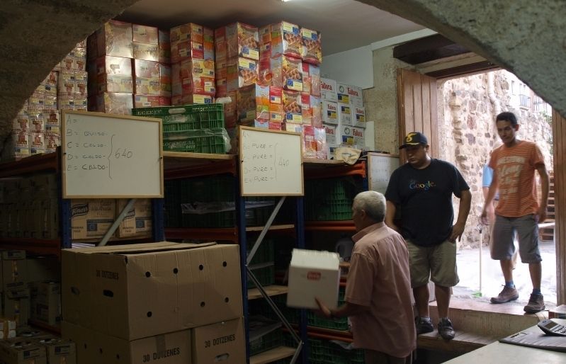 Al nou local de Càritas també hi haurà lloc pel banc d'aliments, que fins ara es trobava a la Casa Abacial. FOTO: Artur Ribera