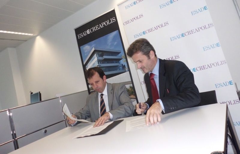 Carles Brugarolas i Santiago Benedé signen una renovació de l'acord FOTO: JR Armadàs