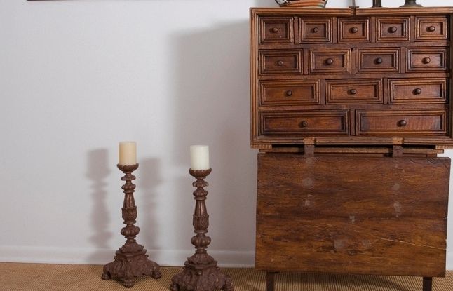 Les calaixeres vintage són molt boniques, antigues i de fusta tallada i molt treballada. FOTO: Arxiu