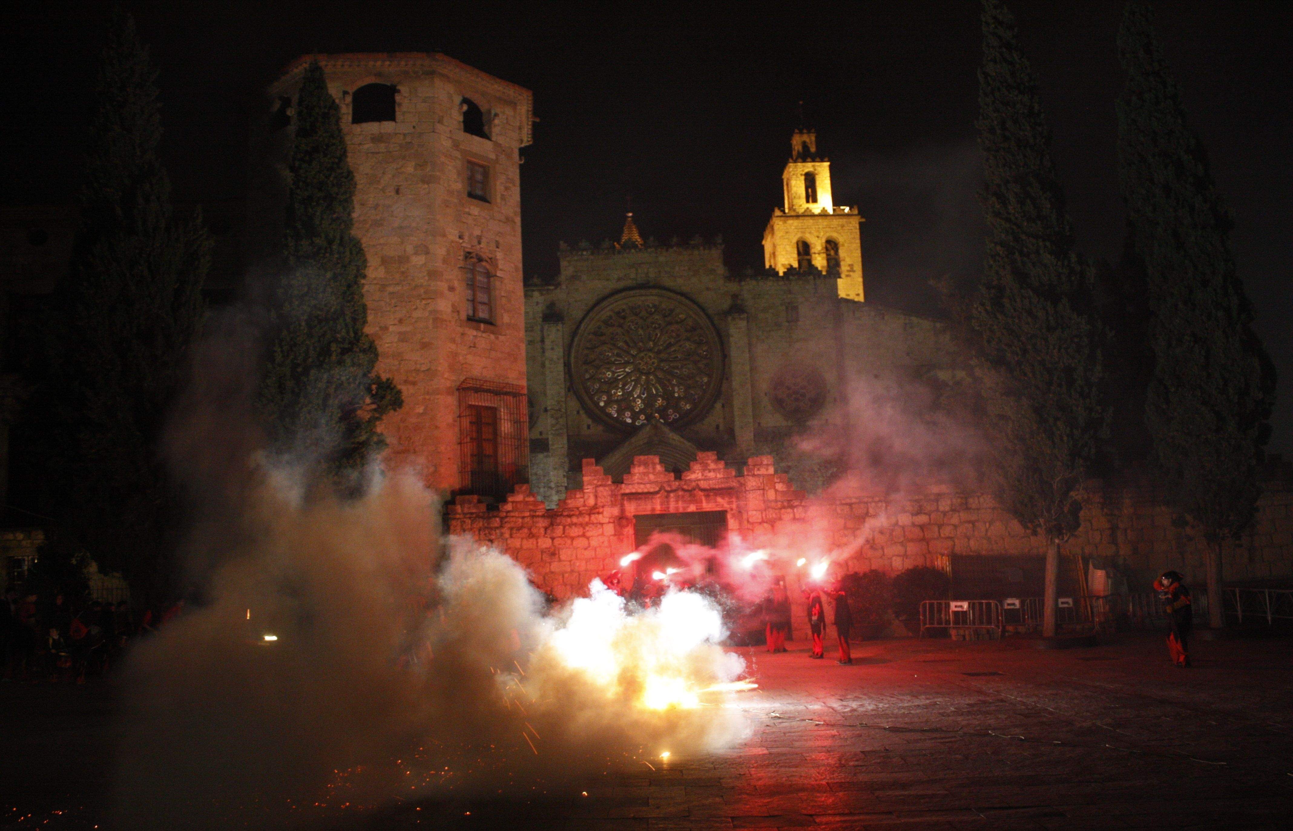 Els Diables de Sant Cugat han encès la Festa de Tardor FOTO: JR Armadàs