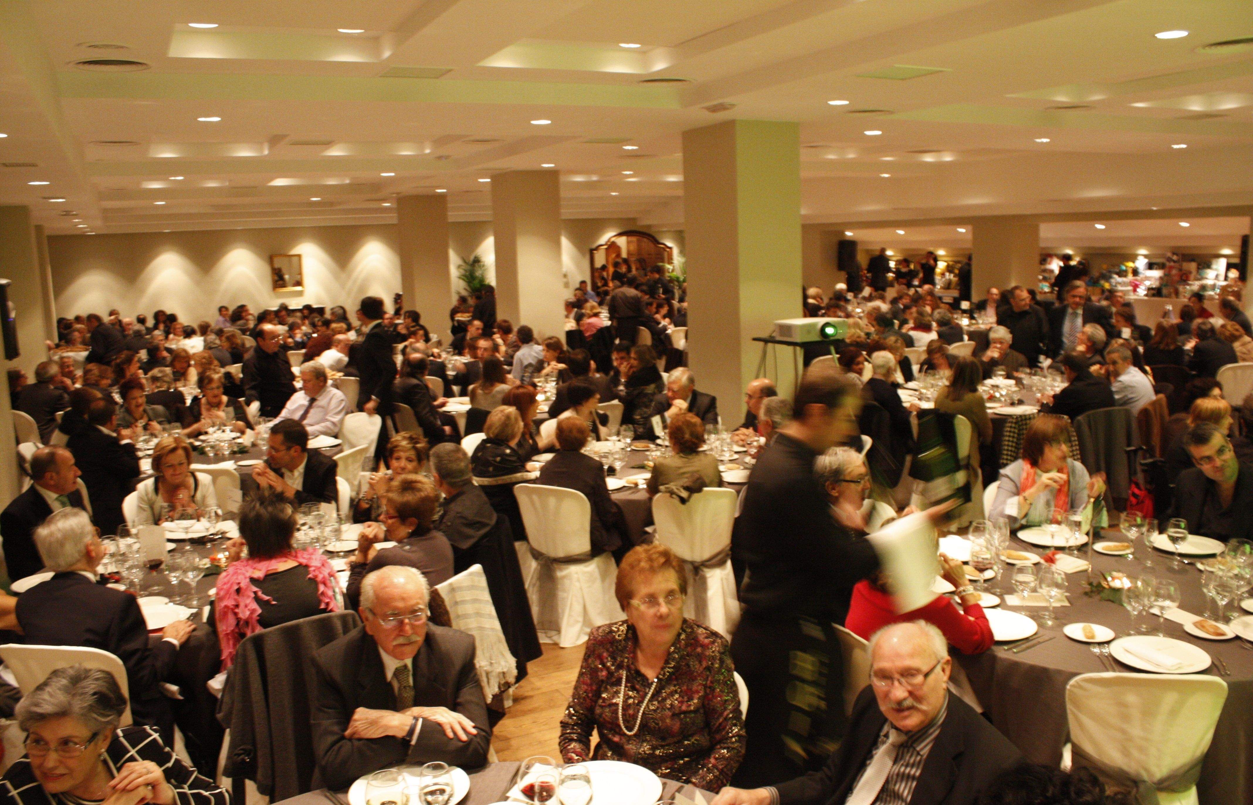 Més de 300 persones van assistir a la nit solidària FOTO: JR Armadàs