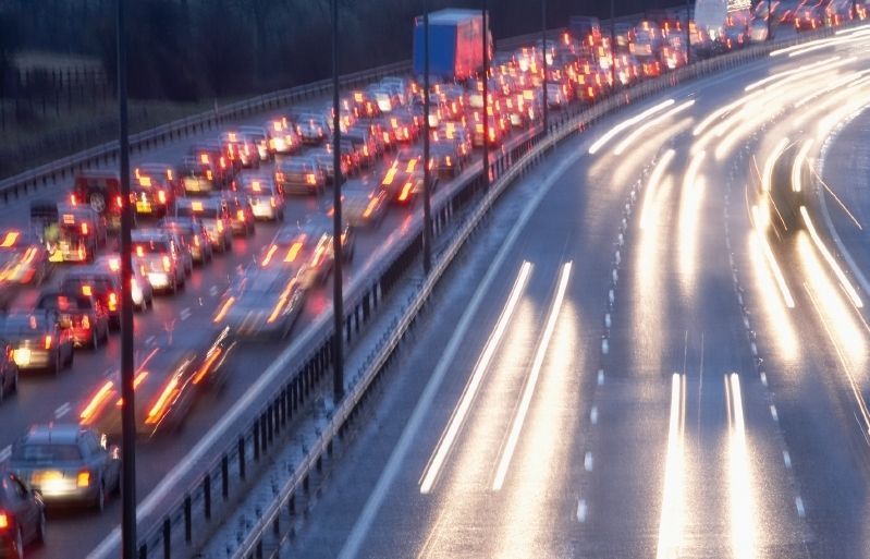 Utilitzar els llums pot reduir un 5% els accidents. FOTO: Arxiu