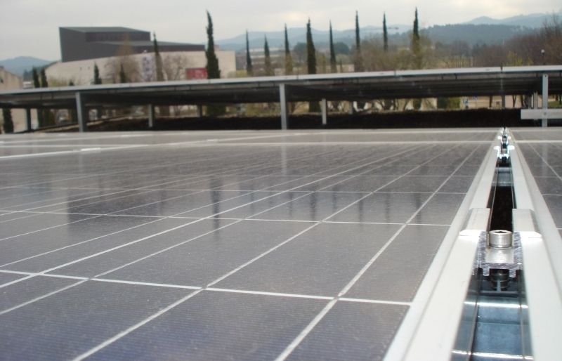 Plaques solars a Sant Cugat FOTO: JR Armadàs