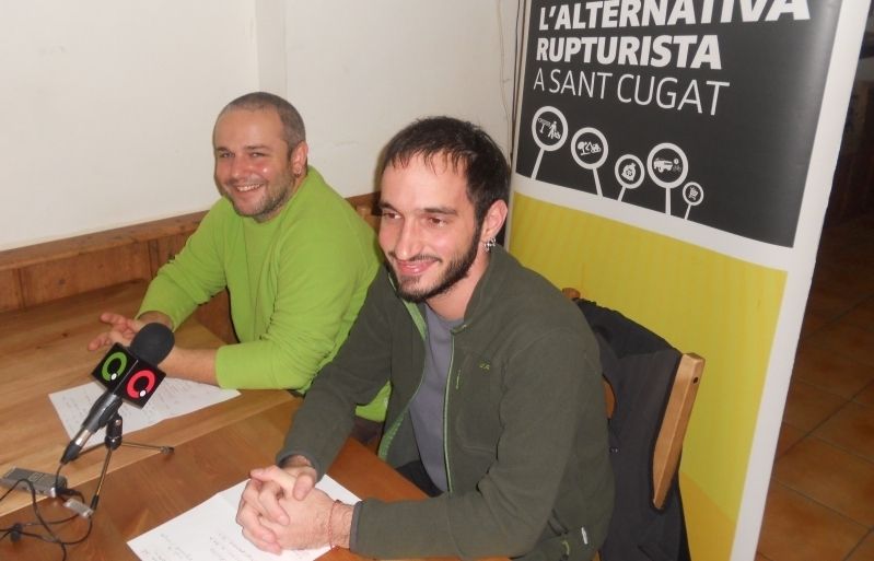 Els regidors de la CUP Ignasi Bea (dreta) i Guim Pros FOTO: JR Armadàs 