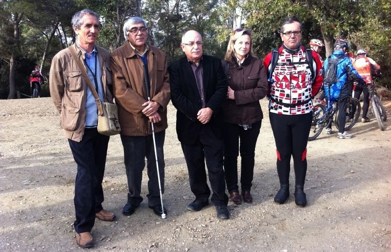 Ramon Martos, al centre de la imatge, amb d'altres membres de la candidatura. FOTO: À. López Puig