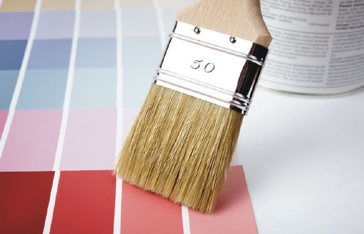 Heu de tenir en compte els colors presents a lhabitatge que no canviaran com els dels sostres, de la moqueta, de les rajoles de les parets o del mobiliari. FOTO: Arxiu