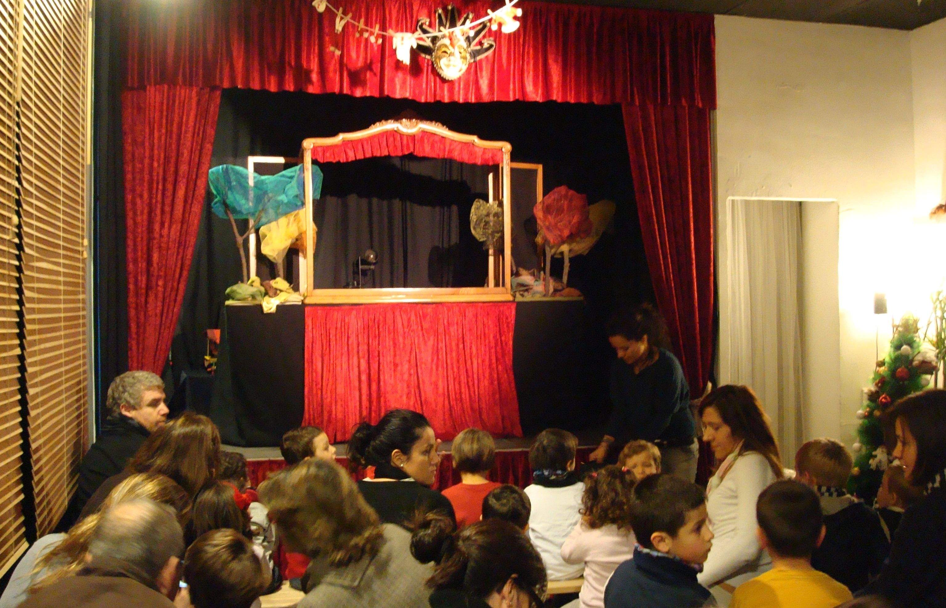 Can Ninot es queda petit per acollir tot el públic que vol descobrir 'Els Pastorets de Sant Cugat'. FOTO: C.Caballé