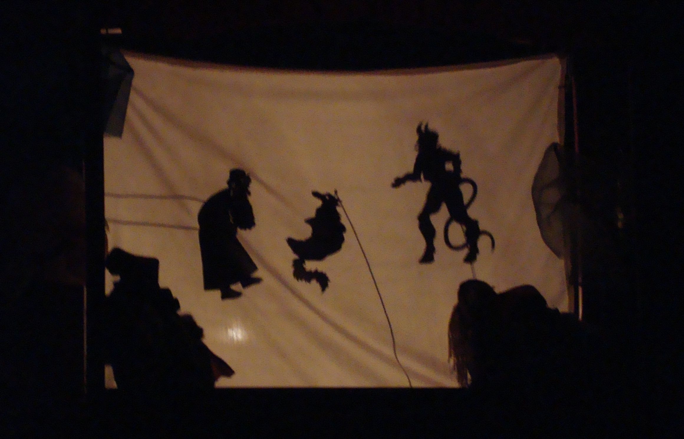 Tampoc hi podien faltar les ombres xineses per recordar el passat. FOTO: C.Caballé