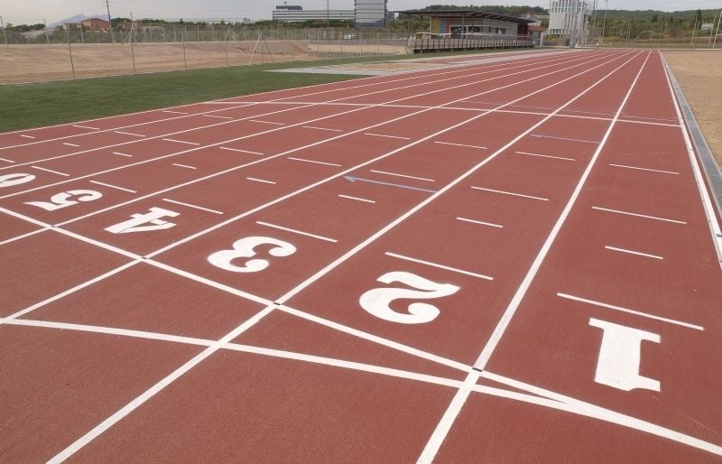 La pista d'atletisme, un cop acabada a l'agost. FOTO: Arxiu/A.Ribera
