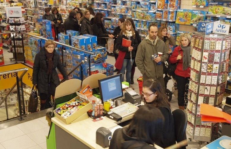 La botiga Abacus de la plaça d'Octavià durant les vacances de Nadals FOTO: A. Ribera