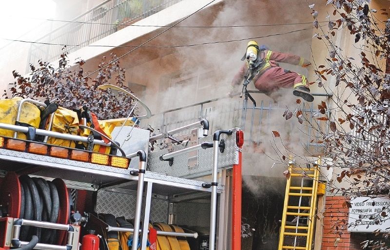 El 7 de novembre, els bombers del Parc de Rubí-Sant Cugat van haver dextingir un foc que va tenir lloc al restaurant Rebost del Xaxo. FOTO: A. Ribera