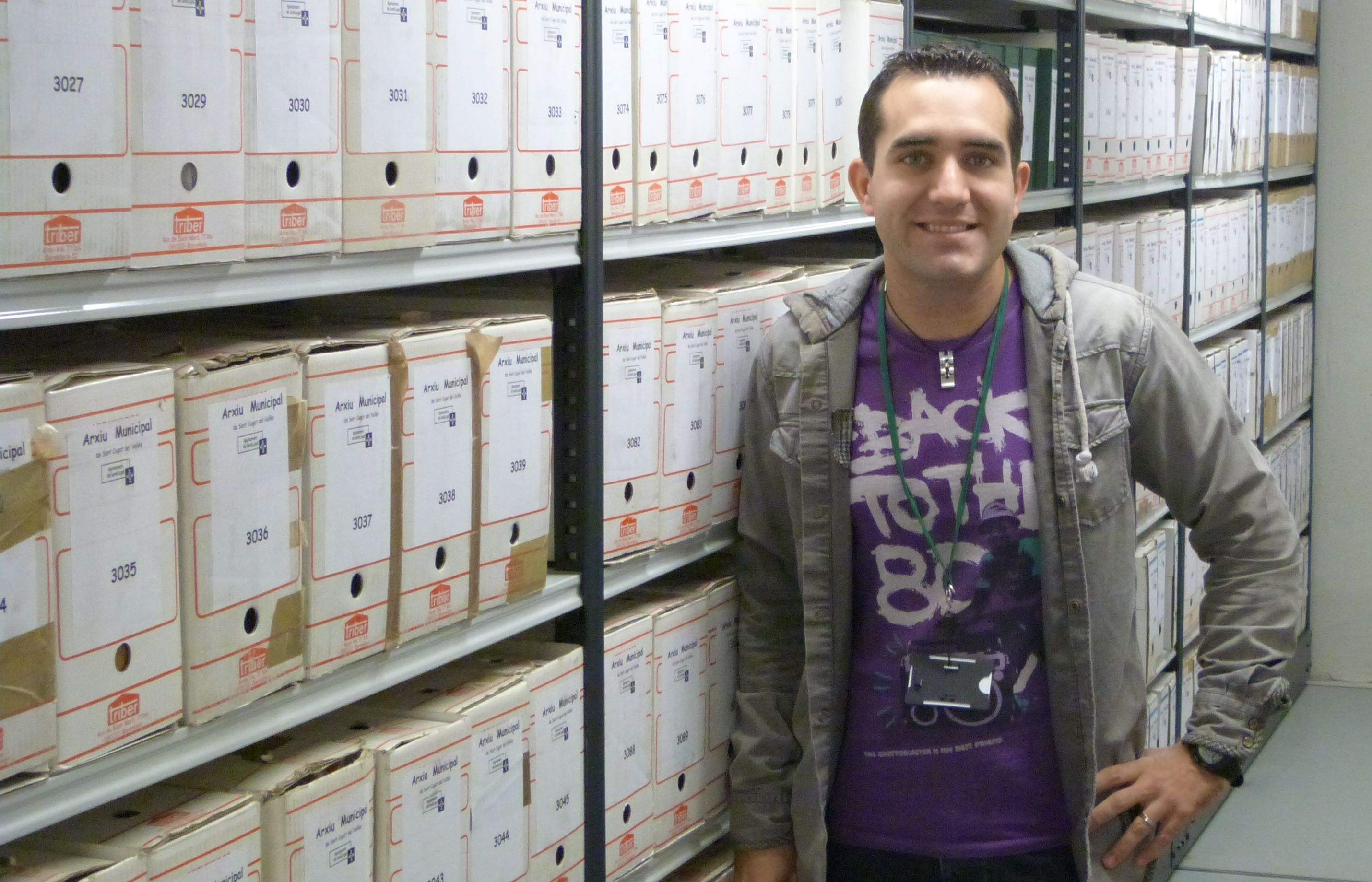 Francesc Giménez a l'Arxiu Municipal. FOTO: B. Bella