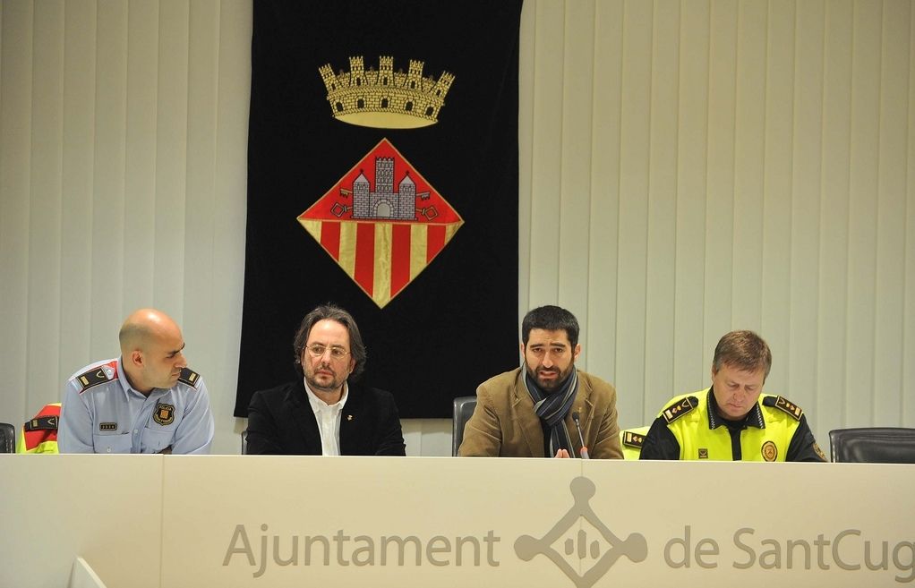 La reunió es va fer a la sala de plens de l'ajuntament. FOTO: Localpress