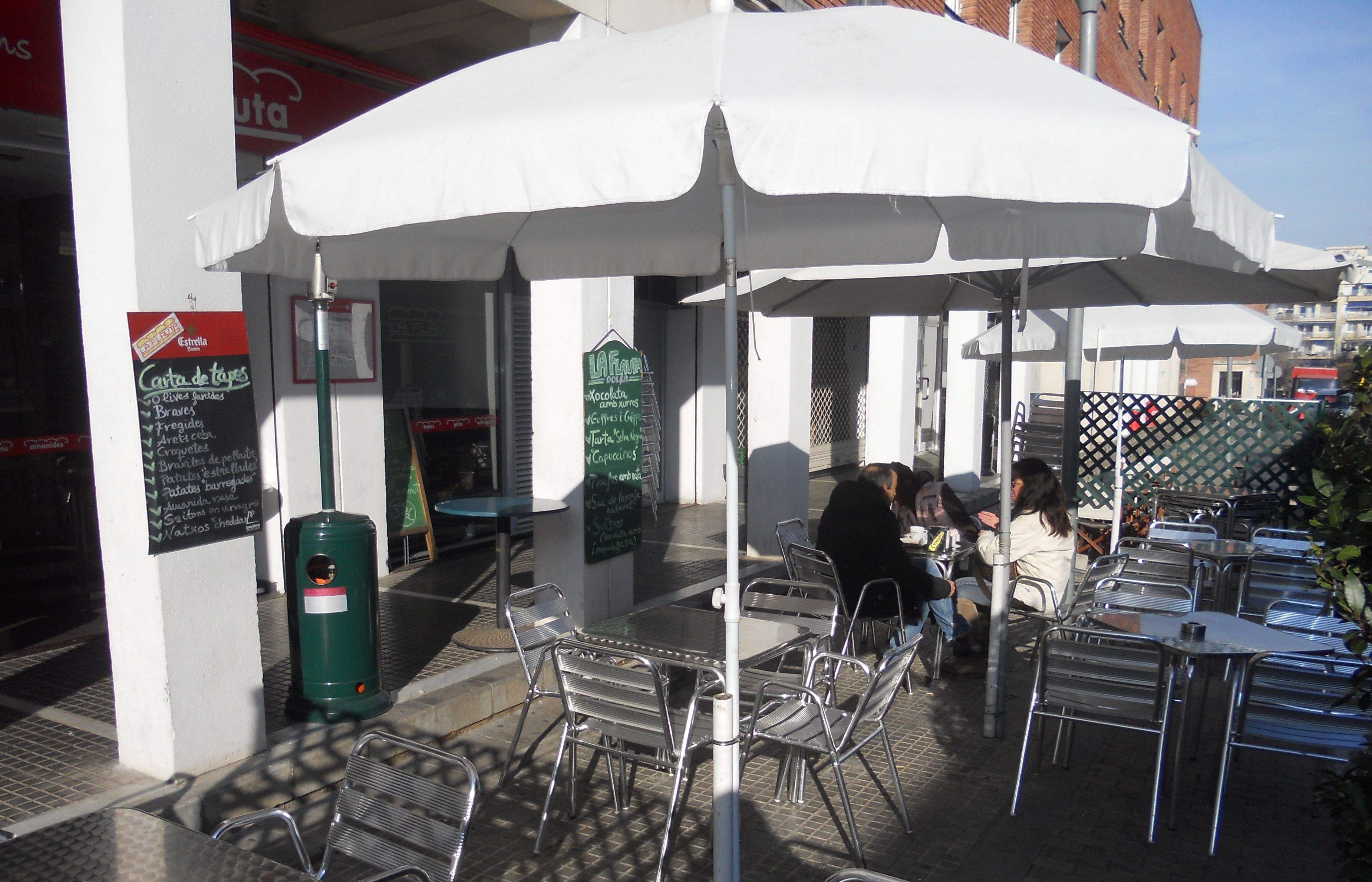 El carrer Elies Rogent està a tocar del Mercat de Torre Blanca FOTO: JR Armadàs
